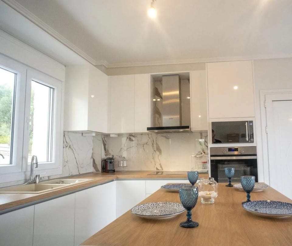 Kitchen or kitchenette, dishwasher, stove, kitchen