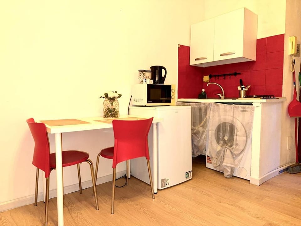 Studio in centro a due passi dalla metro Apartment in Turin