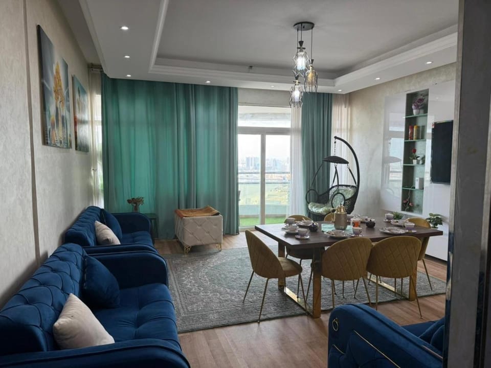 TV and multimedia, Seating area, Dining area