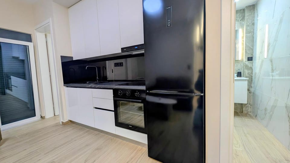 Bathroom, Kitchen or kitchenette, oven, stove, kitchen