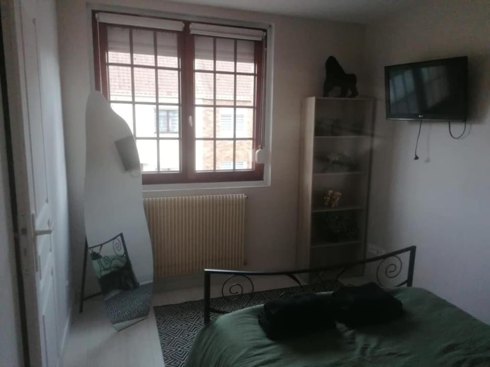 l'auberge des trois lieux House in Calais