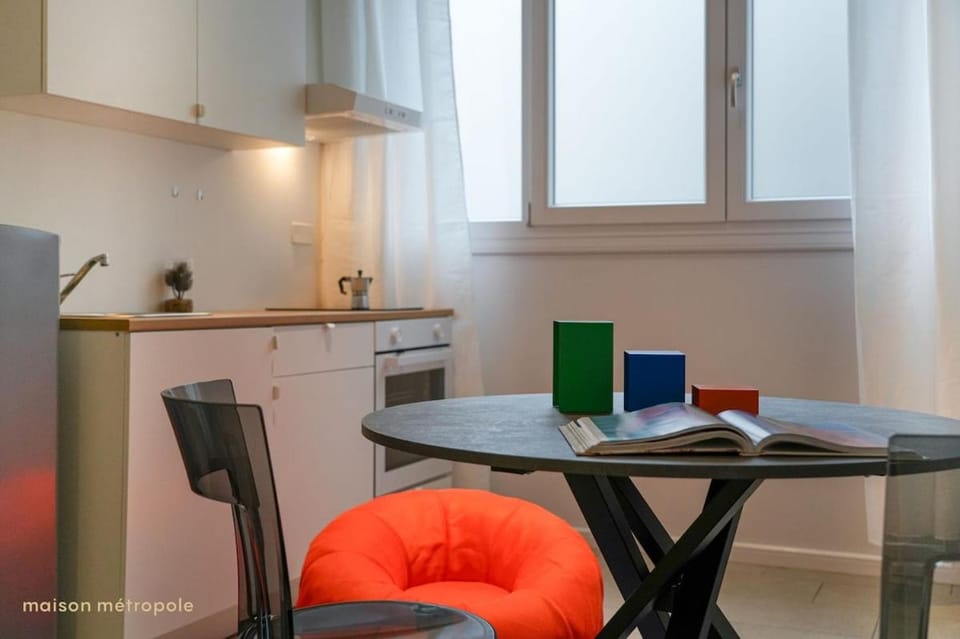 Photo of the whole room, Dining area, Lunch