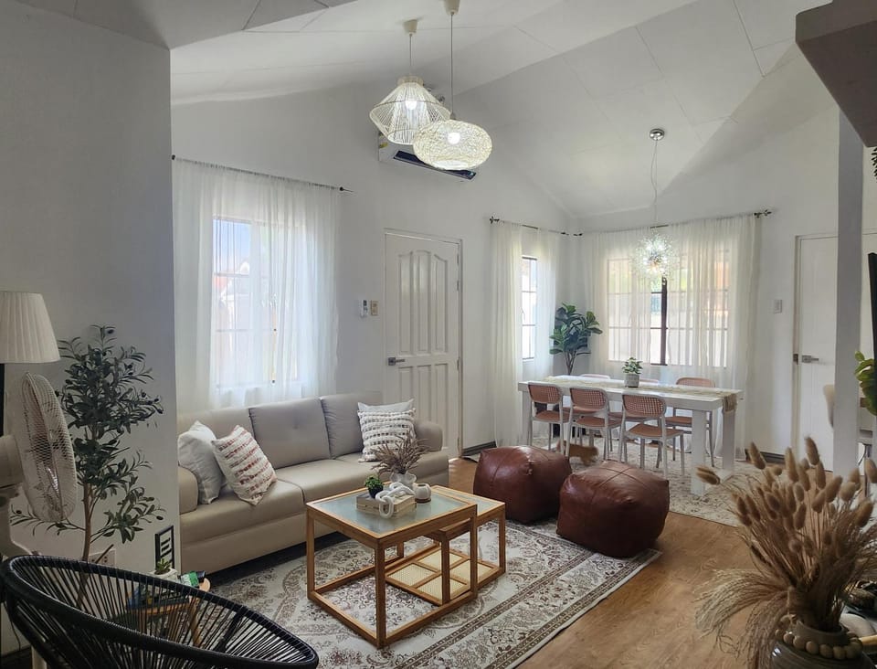 Soak Screen Urban Hideaway Villa in Iloilo City