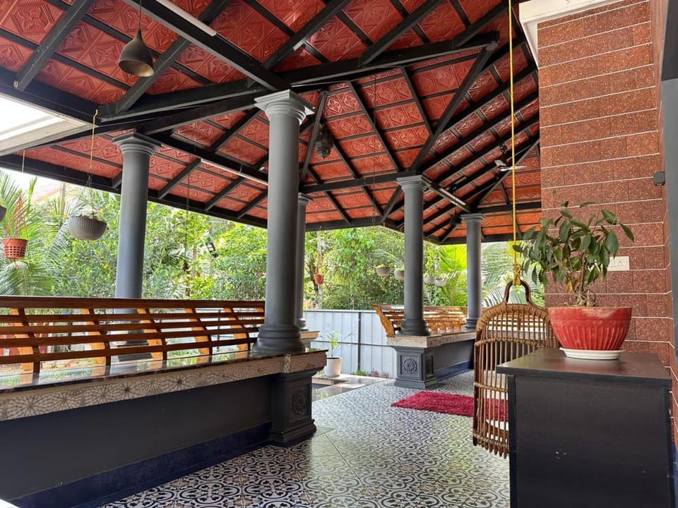Seating area, Internal: Not applicable to any particular room