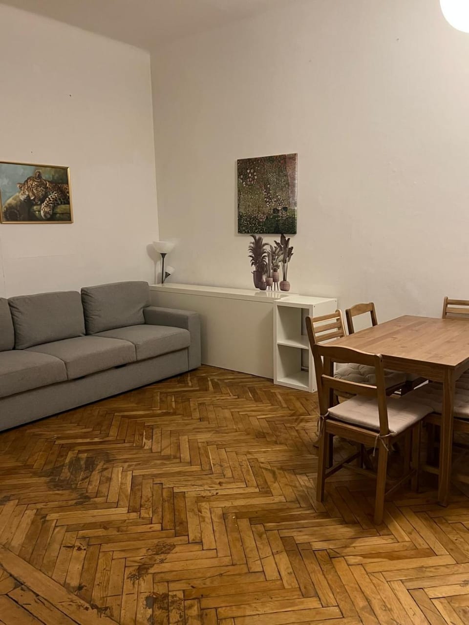 Long-Term Central 120m2 Old School Apartment Apartment in Vienna