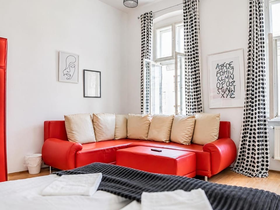Bed, Seating area, Bedroom