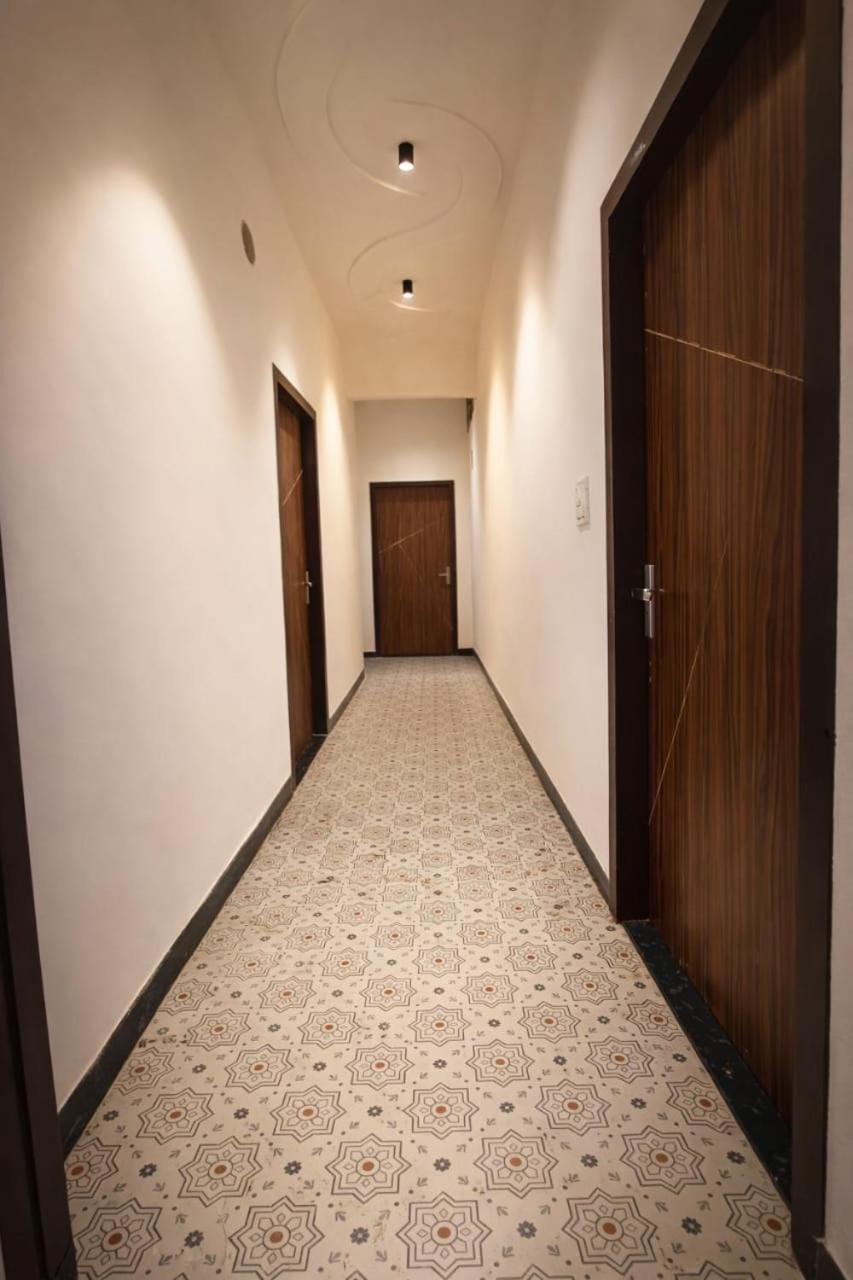 Vrindavaneshwari Residence Hotel in Uttar Pradesh