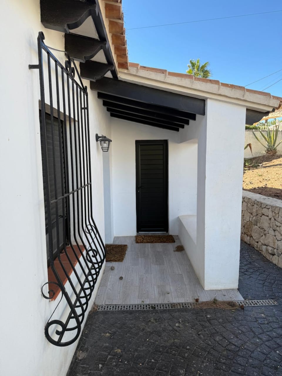 Facade/entrance