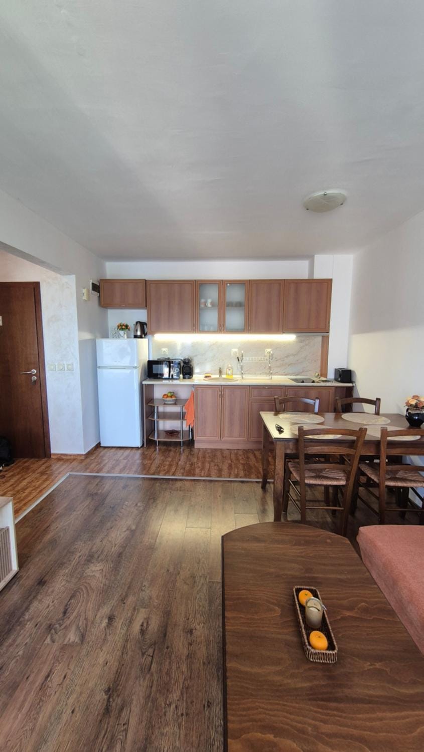 Апартамент Park & Sea Retreat Apartment in Burgas Province