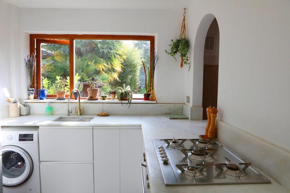 Artist house with garden sauna House in London Borough of Hackney