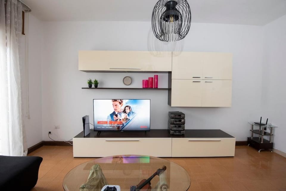 Communal lounge/ TV room, TV and multimedia, Evening entertainment