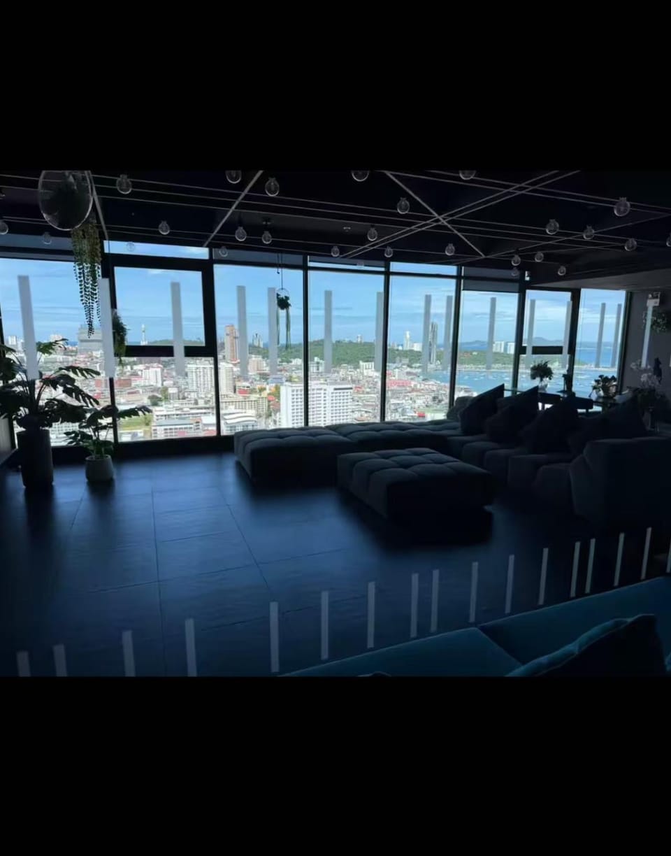 1The Base芭提雅市中心单卧室 网红无边泳池 明星都来打卡 Apartment in Pattaya City