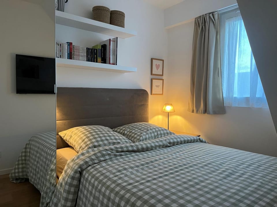 Bed, Photo of the whole room