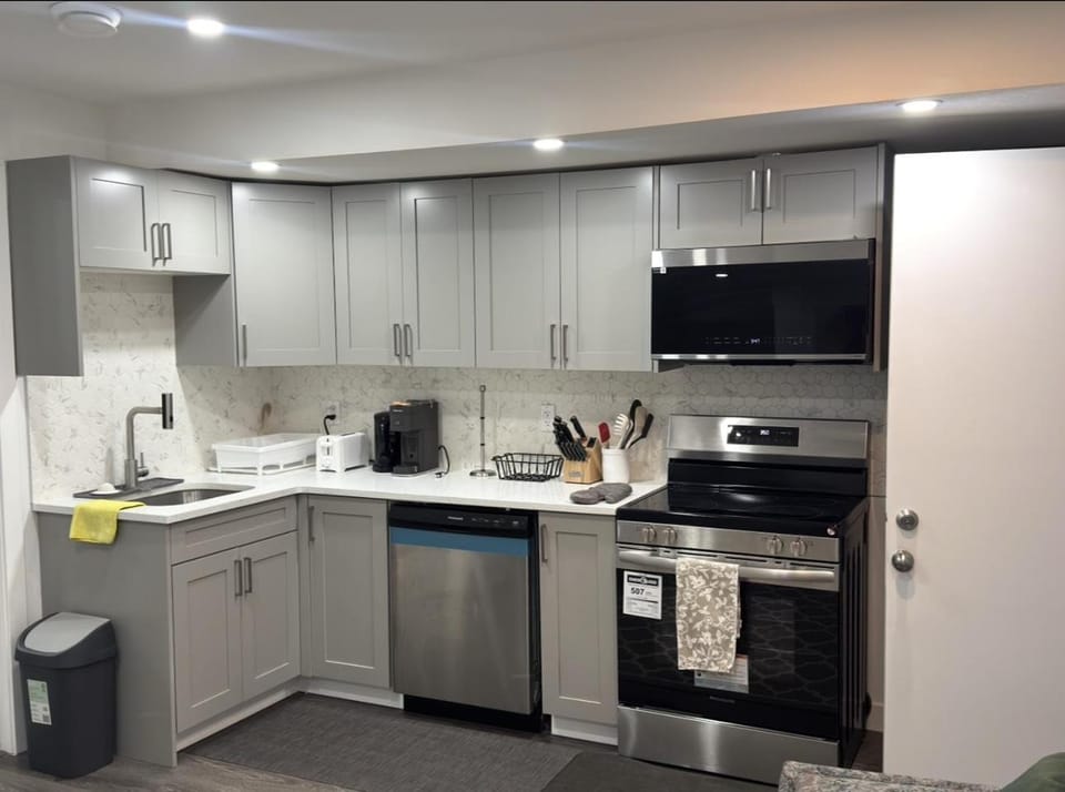 Kitchen or kitchenette, Communal kitchen