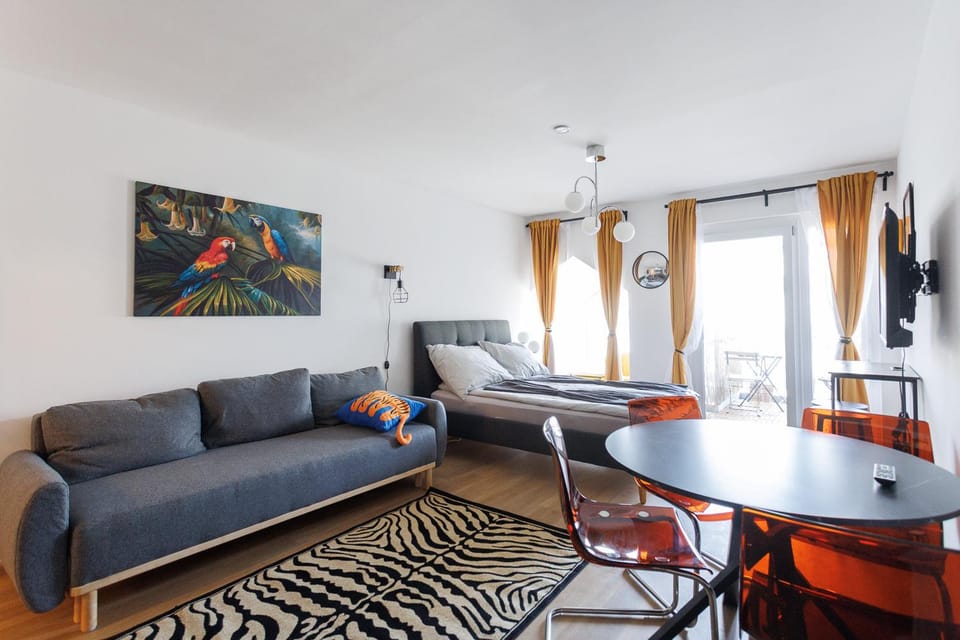 Modern Apartment with Balcony near Central Station Apartment in Vienna