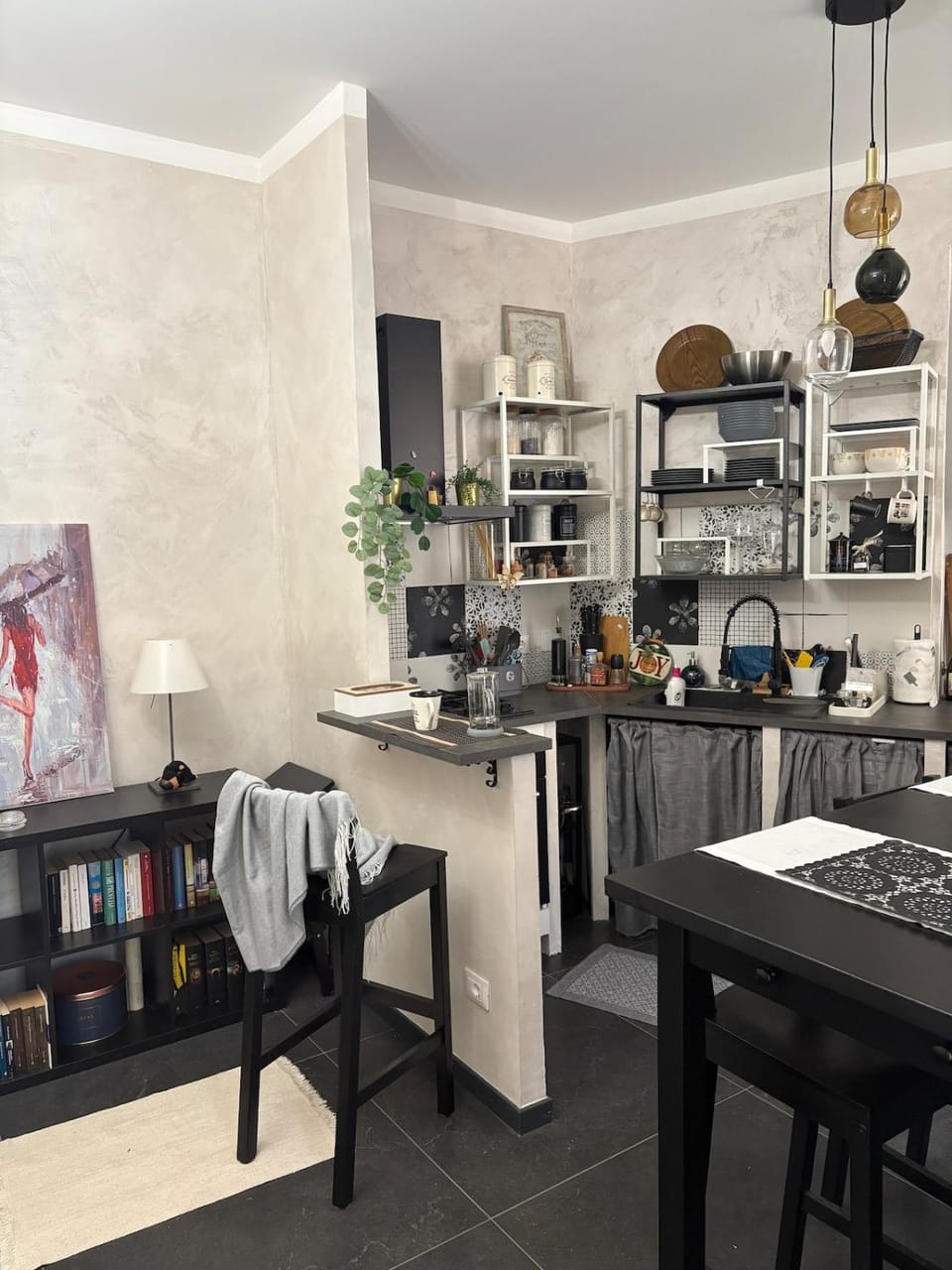 Kitchen or kitchenette, Dining area, stove