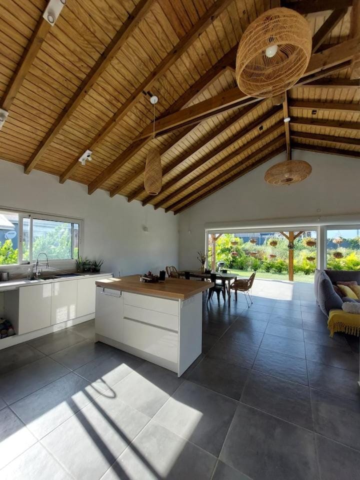 Bright bohemian chic villa and its wooded garden Villa in Petit-Bourg