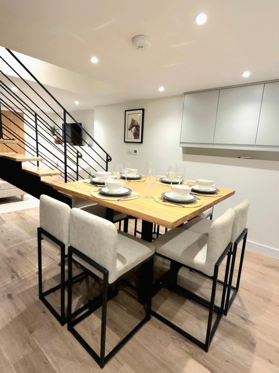 Kitchen or kitchenette, Seating area, Dining area