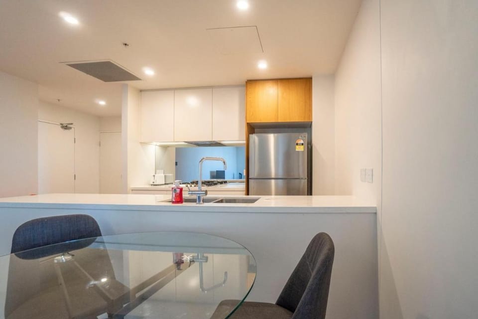 Spacious 3BR Haven 2 Min to Station & market Apartment in Mascot