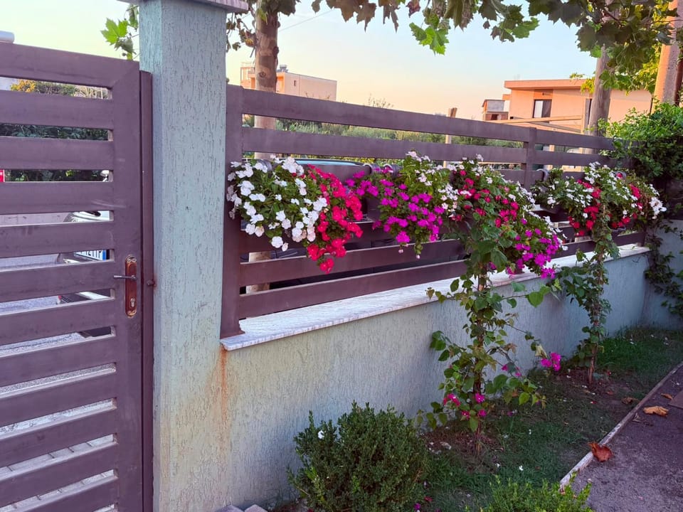 Garden, Garden view