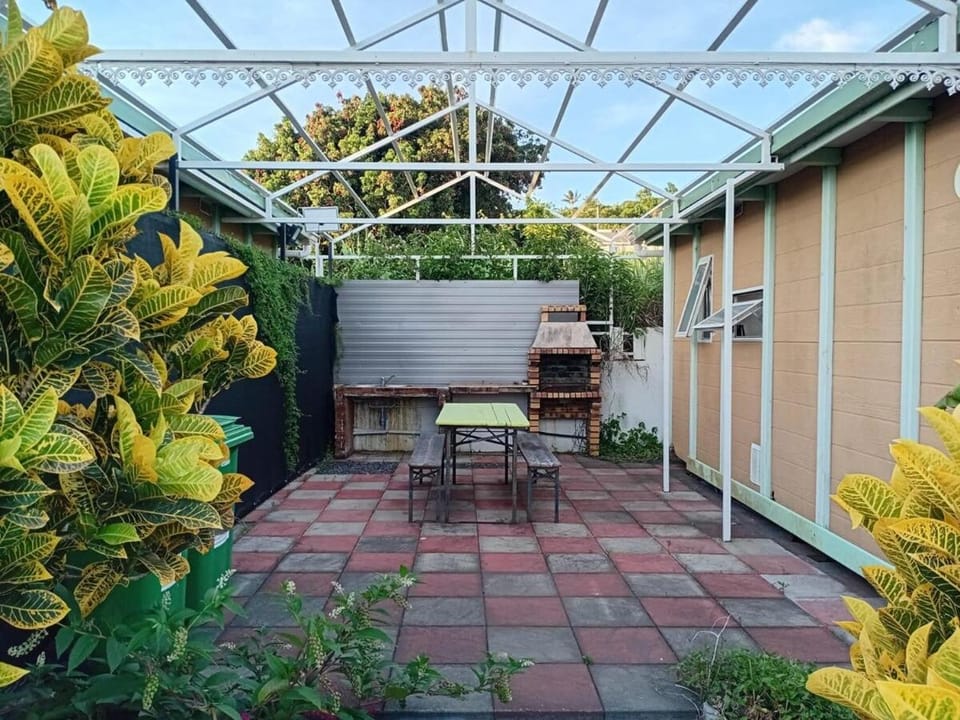 Patio, BBQ facilities