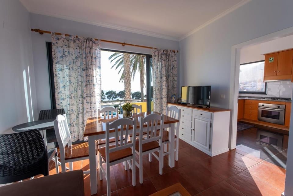 Apartamentos Amarelo Apartment in Madeira District