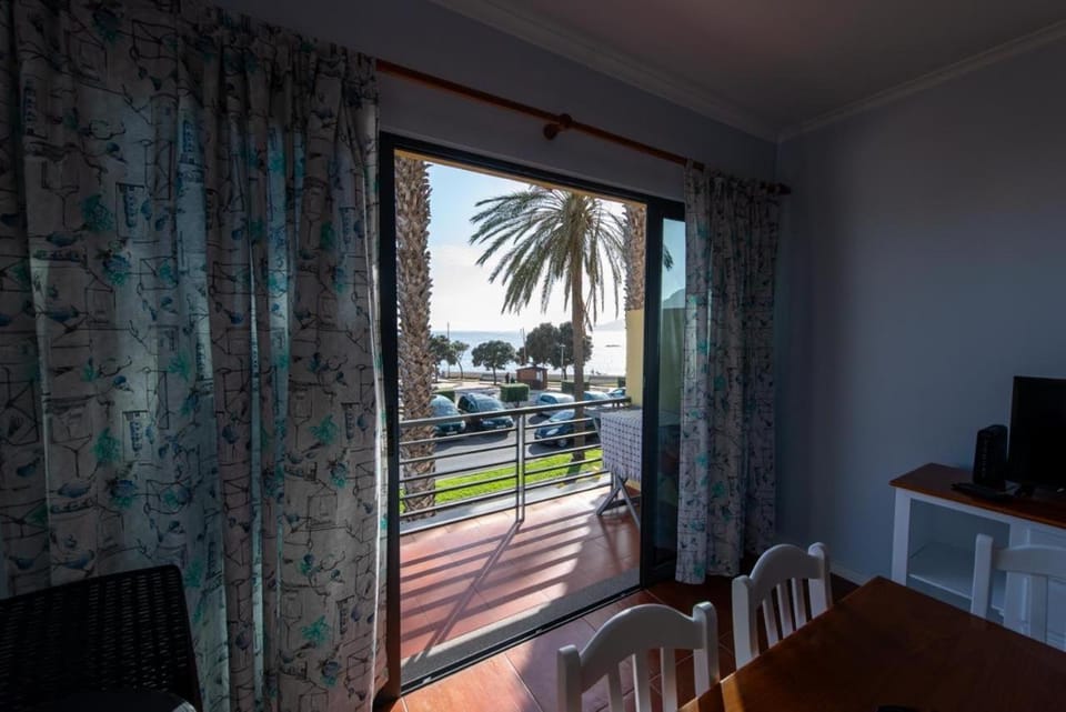 Apartamentos Amarelo Apartment in Madeira District