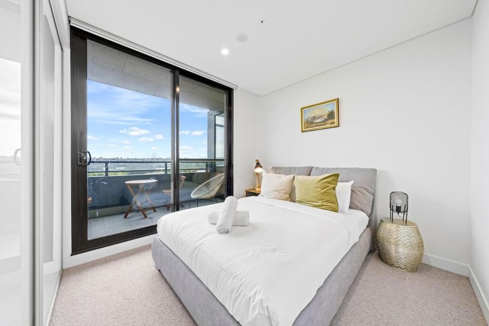 Wentworth Point 2BR 2BA Ferry, Shops Parking Apartment in Sydney