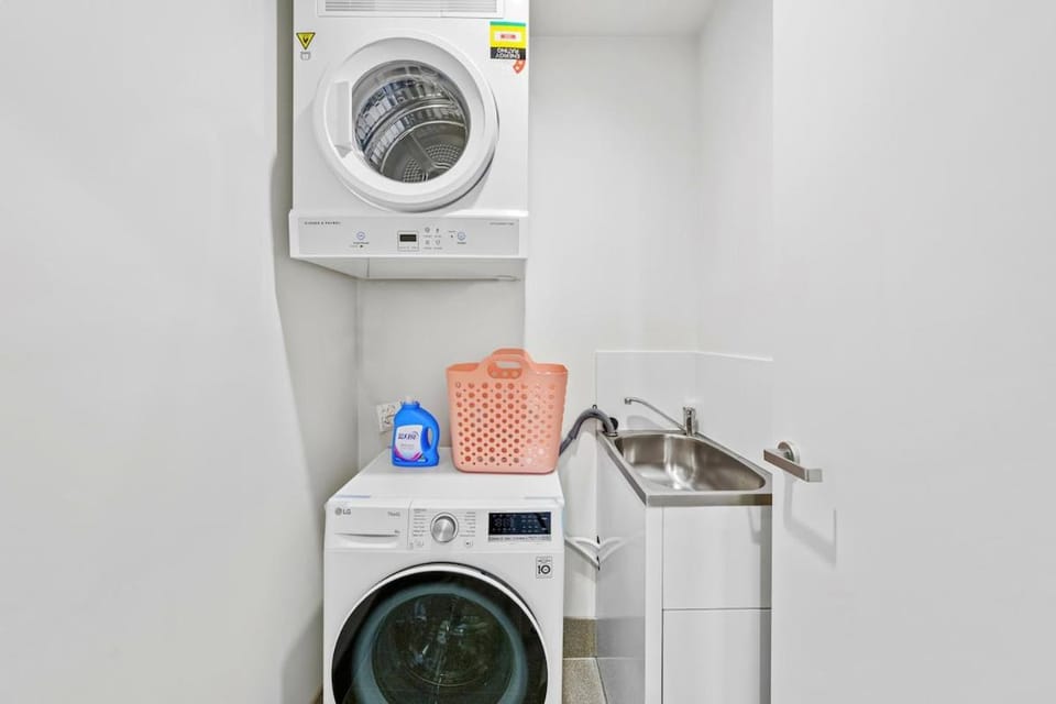 Wentworth Point 2BR 2BA Ferry, Shops Parking Apartment in Sydney