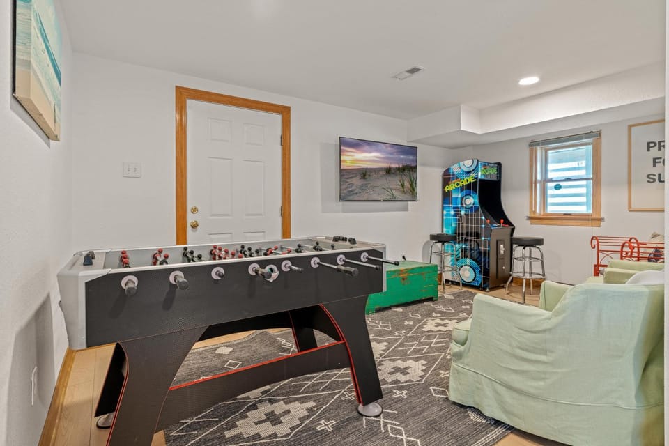 Oceanside, Beach, Hot Tub, Arcade, Pool, Views House in Nags Head