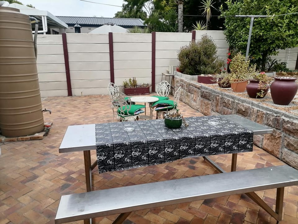 Mimosa House Twin Room Vacation rental in Cape Town