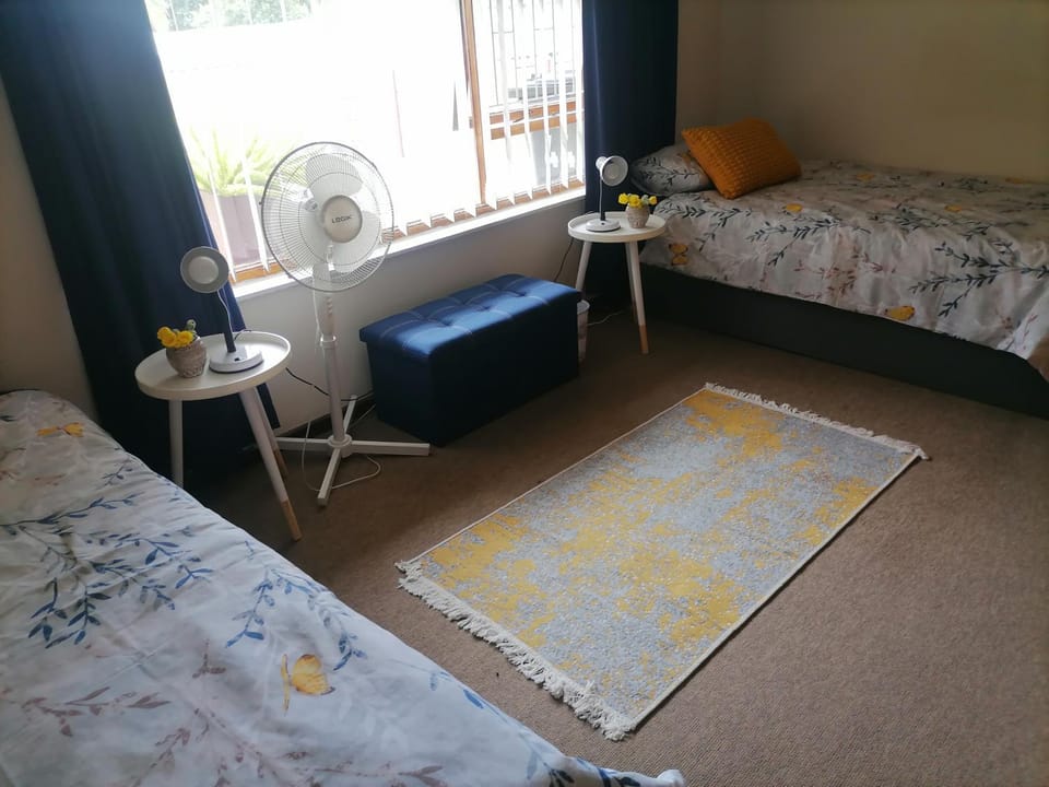 Mimosa House Twin Room Vacation rental in Cape Town