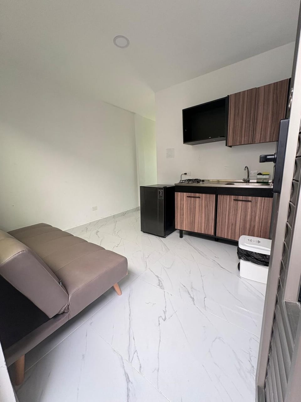 Kitchen or kitchenette, Living room, Seating area