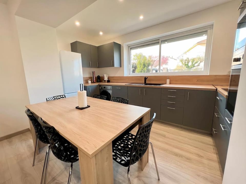 Le Moderna - Clim Parking Wifi Apartment in Nouvelle-Aquitaine