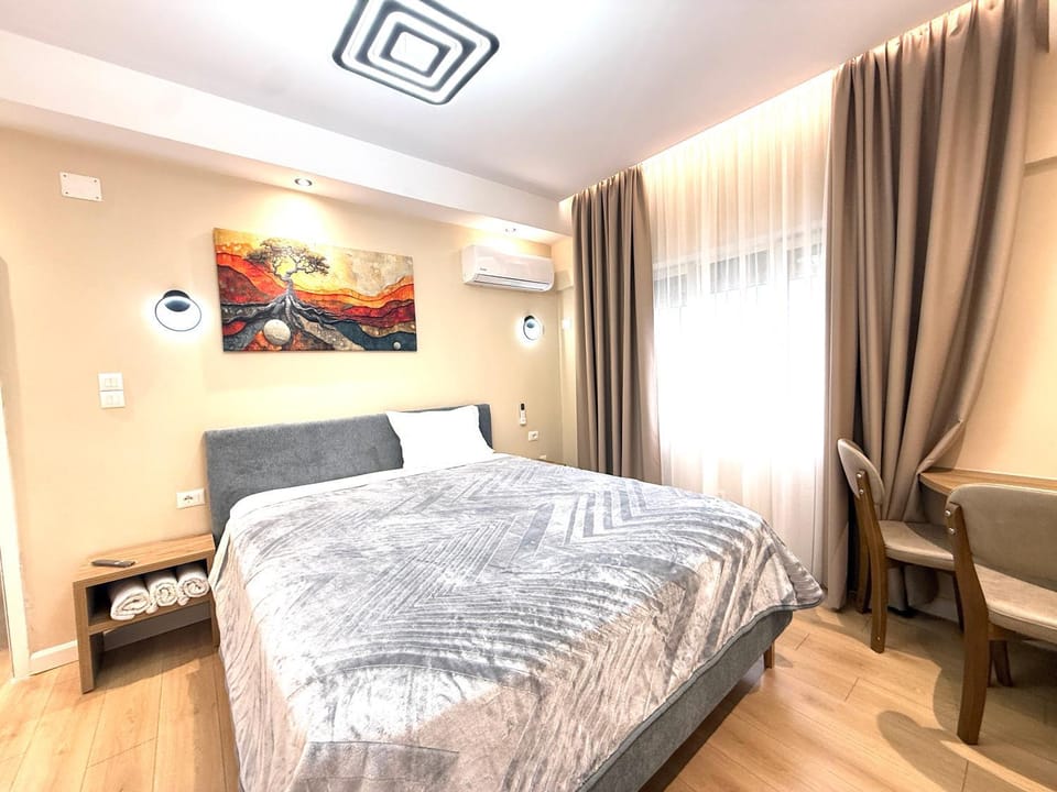 Bed, Living room, Photo of the whole room, Seating area, Bedroom, air conditioner