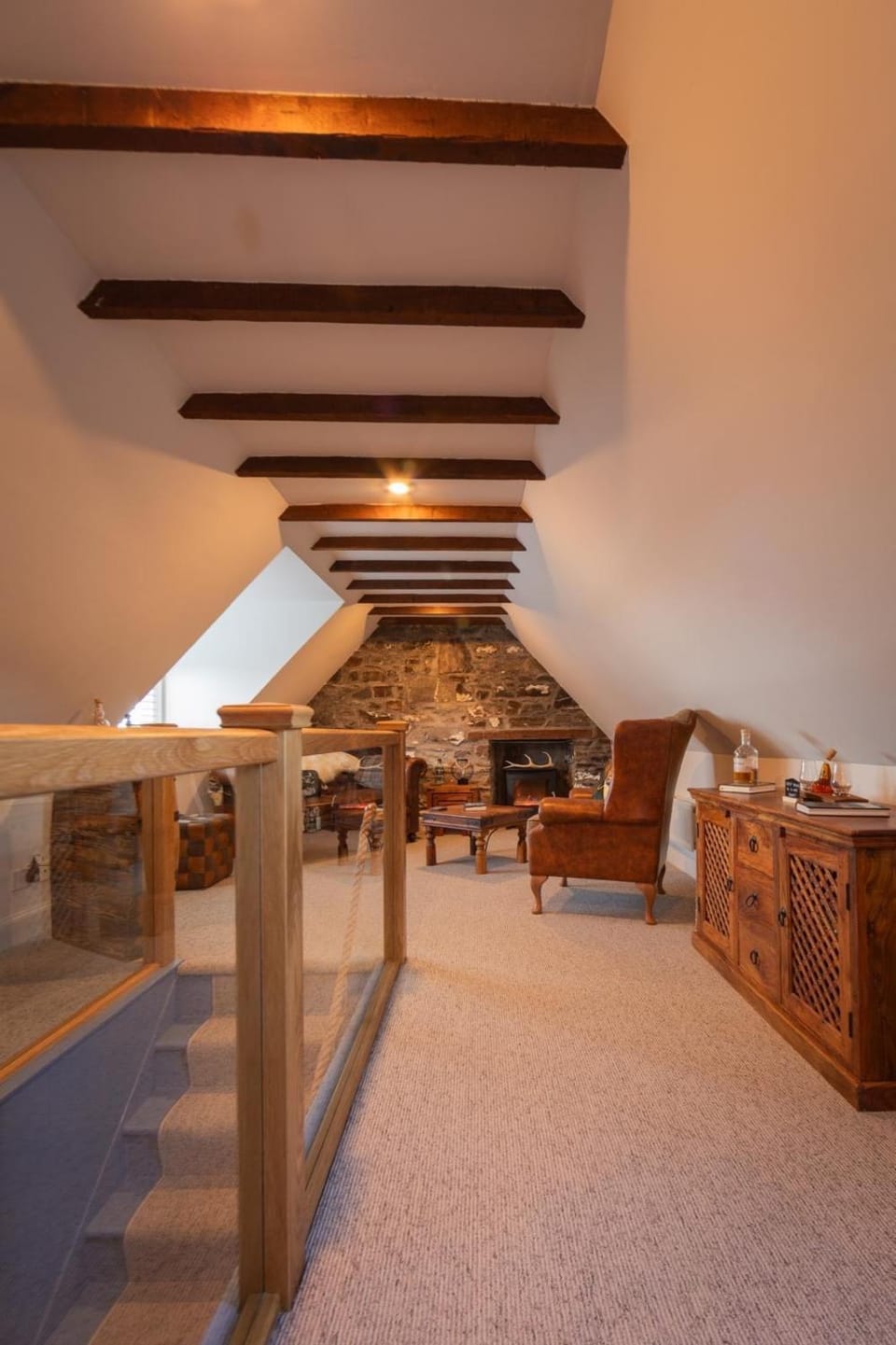 Sea Crest - Beachfront Escape with Whisky Snug House in Scotland