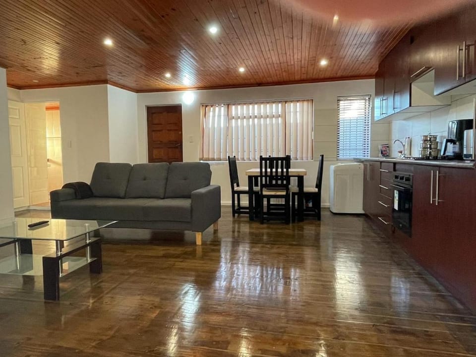 AAA Luxury Homes Goodwood Cpt Apartment in Cape Town