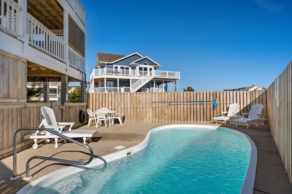 6BR OBX Escape, Oceanside, Pool, Hot Tub & Games House in Nags Head