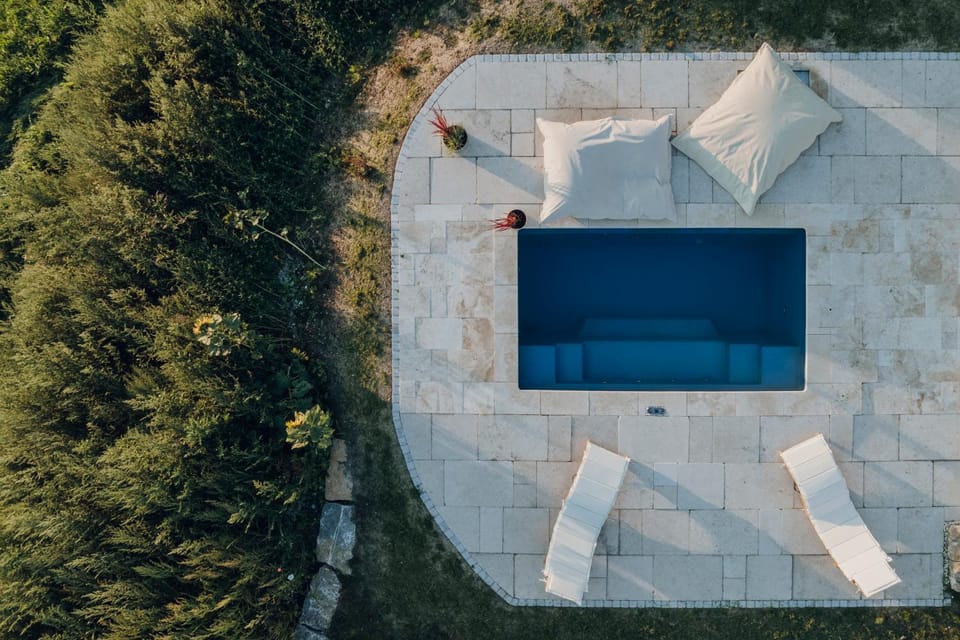 Day, Natural landscape, Bird's eye view, Hot Tub, Pool view, Swimming pool, sunbed