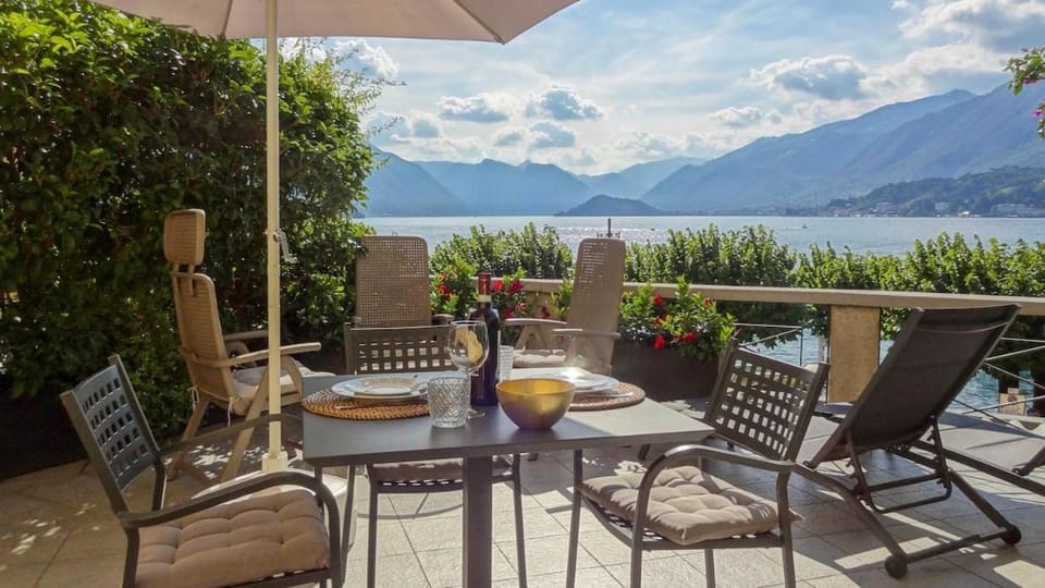Terrazza Mazzini lakeside apartment Deluxe Apartment in Bellagio