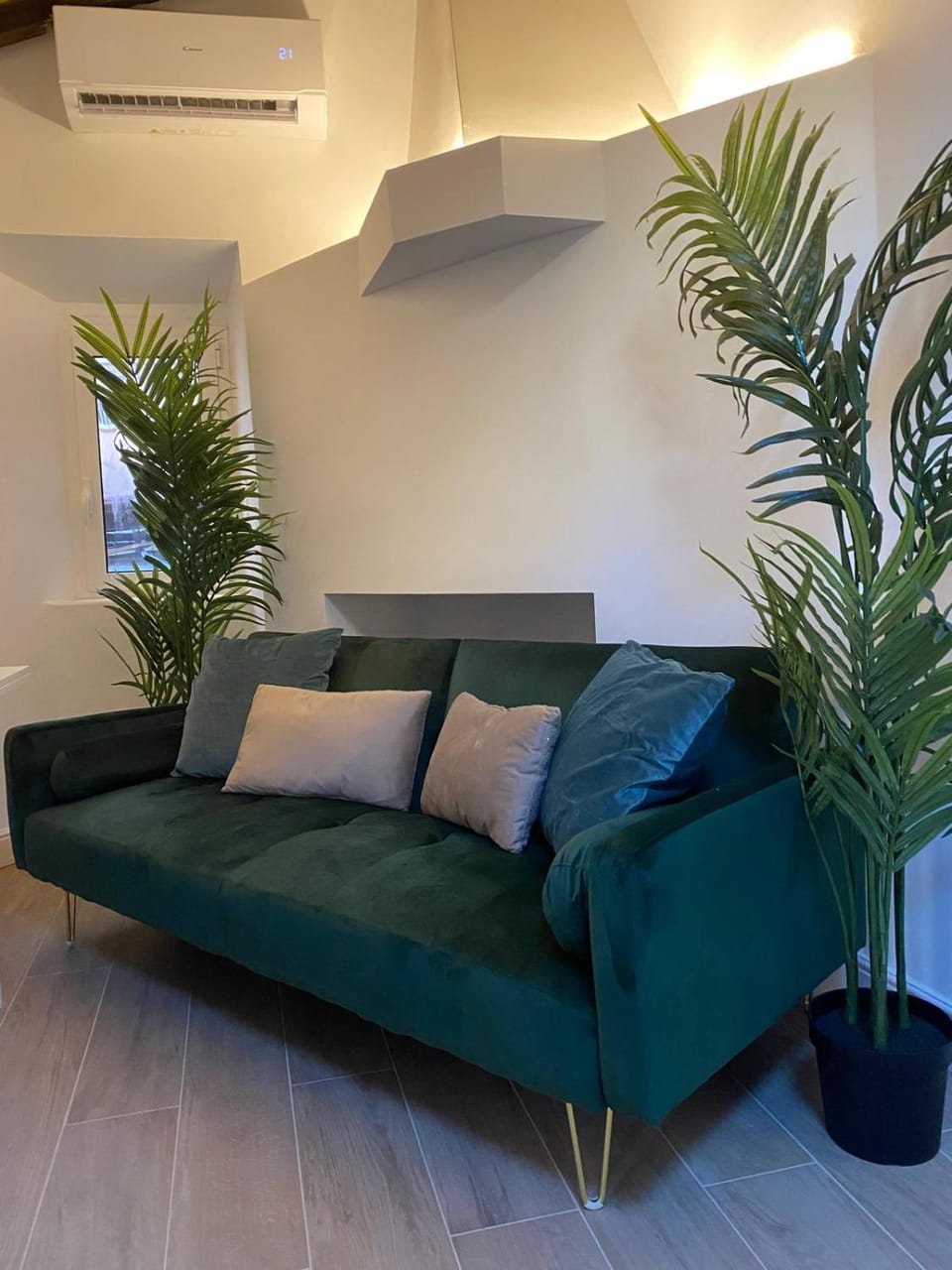 Living room, air conditioner