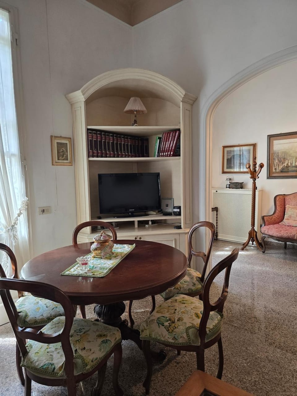 Villa Lauretta, a stone's throw from the beach! House in Viareggio