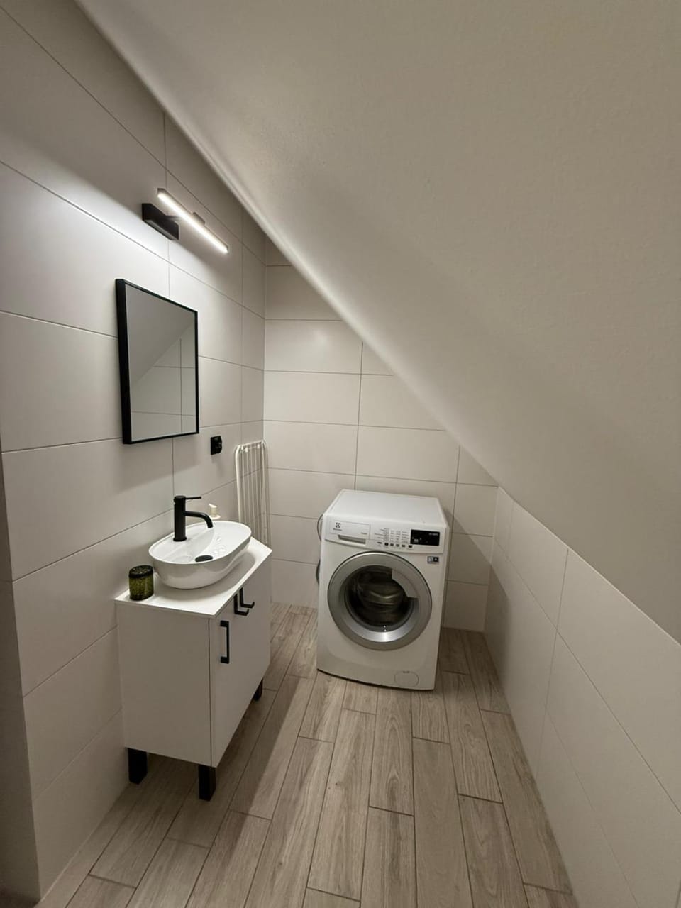 Toilet, Bathroom, washing machine