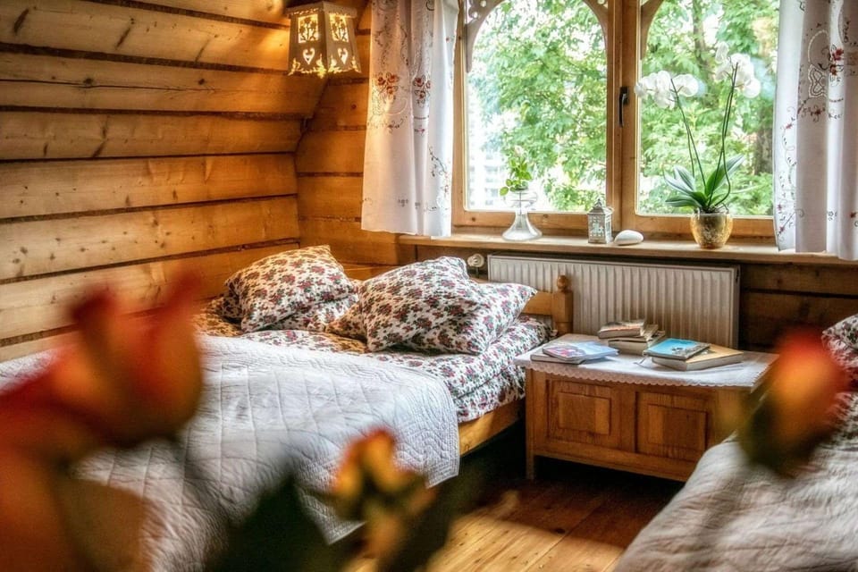 Bed, Photo of the whole room, Seating area, Bedroom