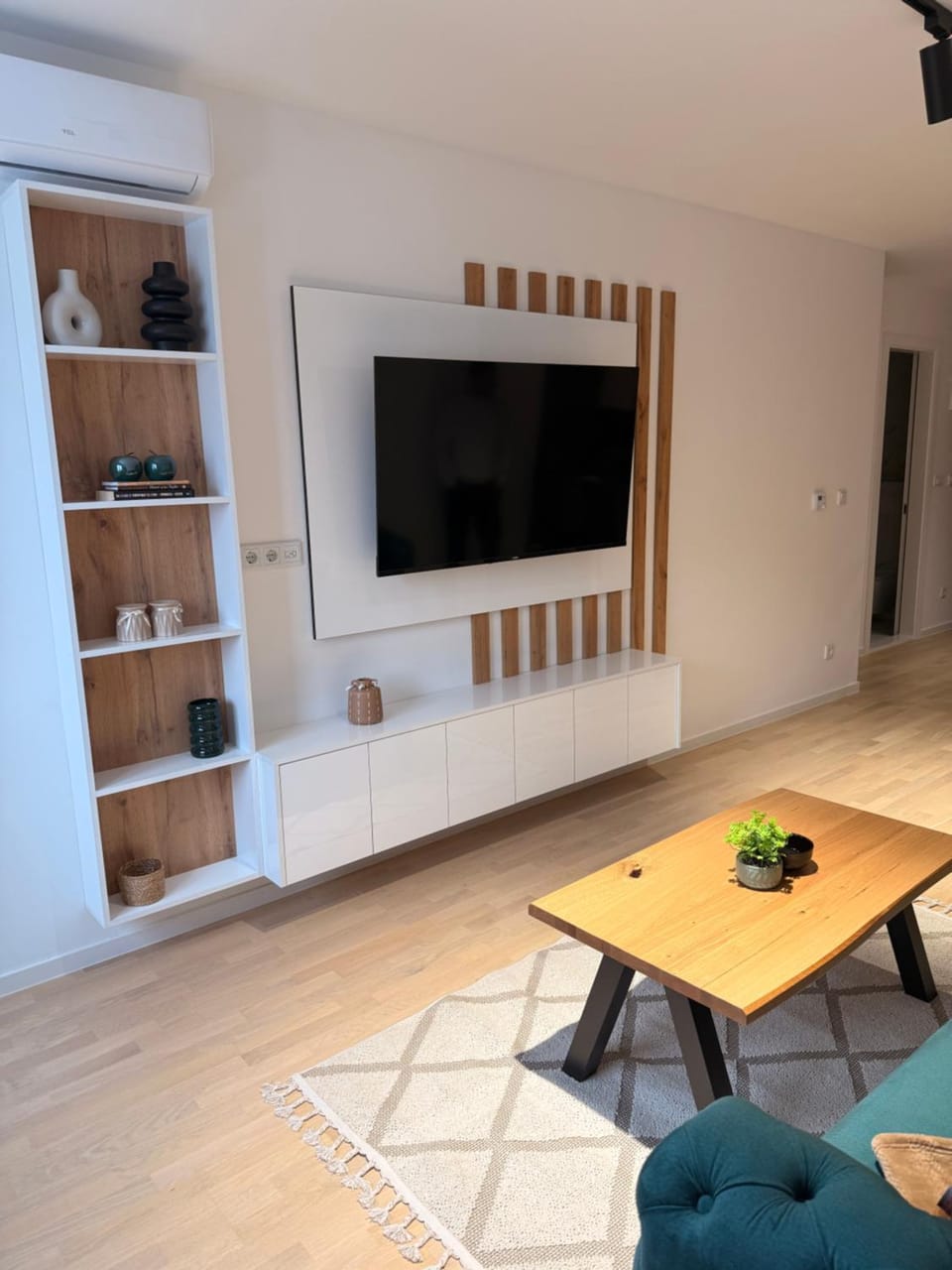 Communal lounge/ TV room, TV and multimedia, Evening entertainment