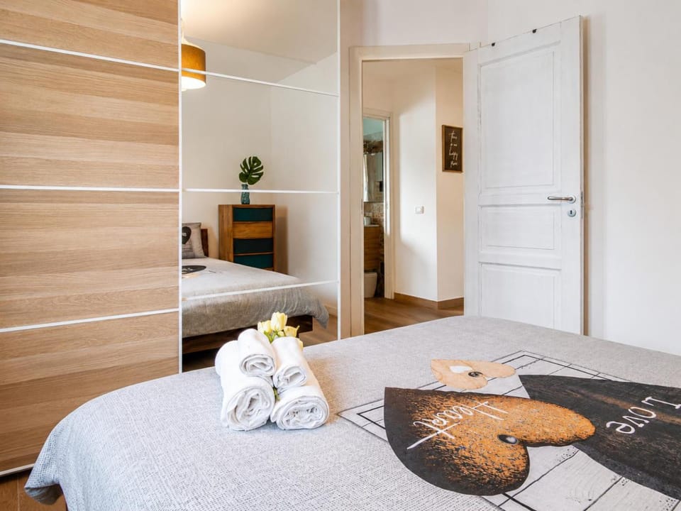 Bed, Photo of the whole room, Bedroom, Guests, furniture, heating, internet, towels, wardrobe