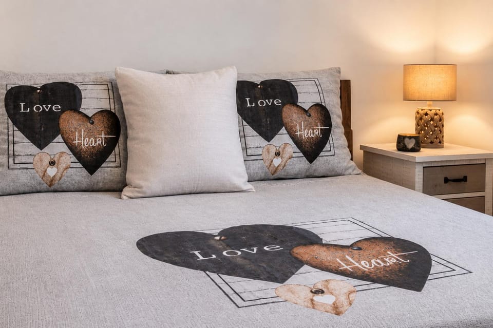 Bed, Decorative detail, Bedroom