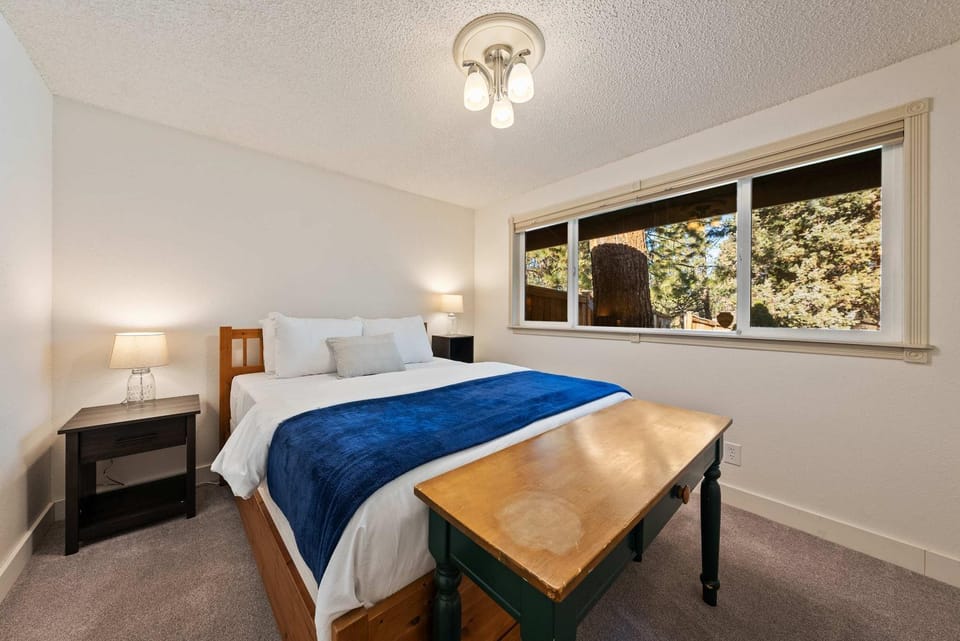 Kodiak Clubhouse Stay for 4 House in Bend