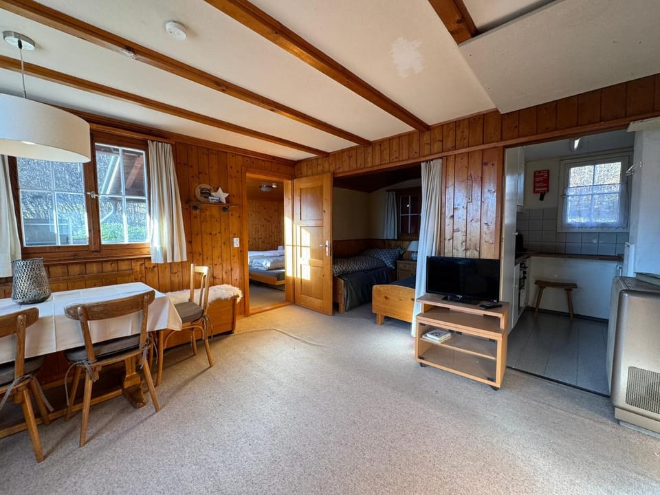 TV and multimedia, Living room, Seating area, Dining area, oven