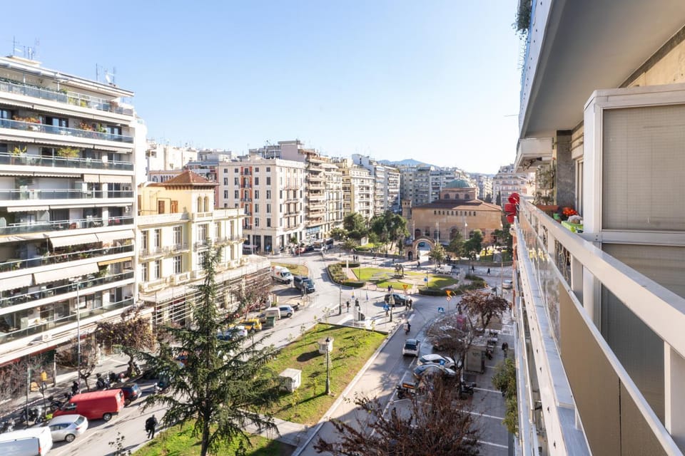 Neighbourhood, Balcony/Terrace, City view
